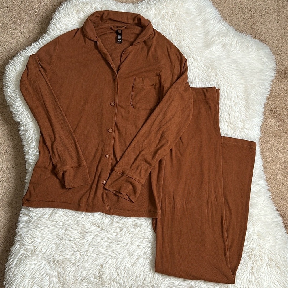 SKIMS soft ribbed lounge pajama set